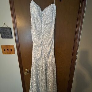 Jump Silver Sleeveless Sweetheart Gown